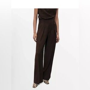 NWT MANGO
Women's Wide Leg Pleated Pants